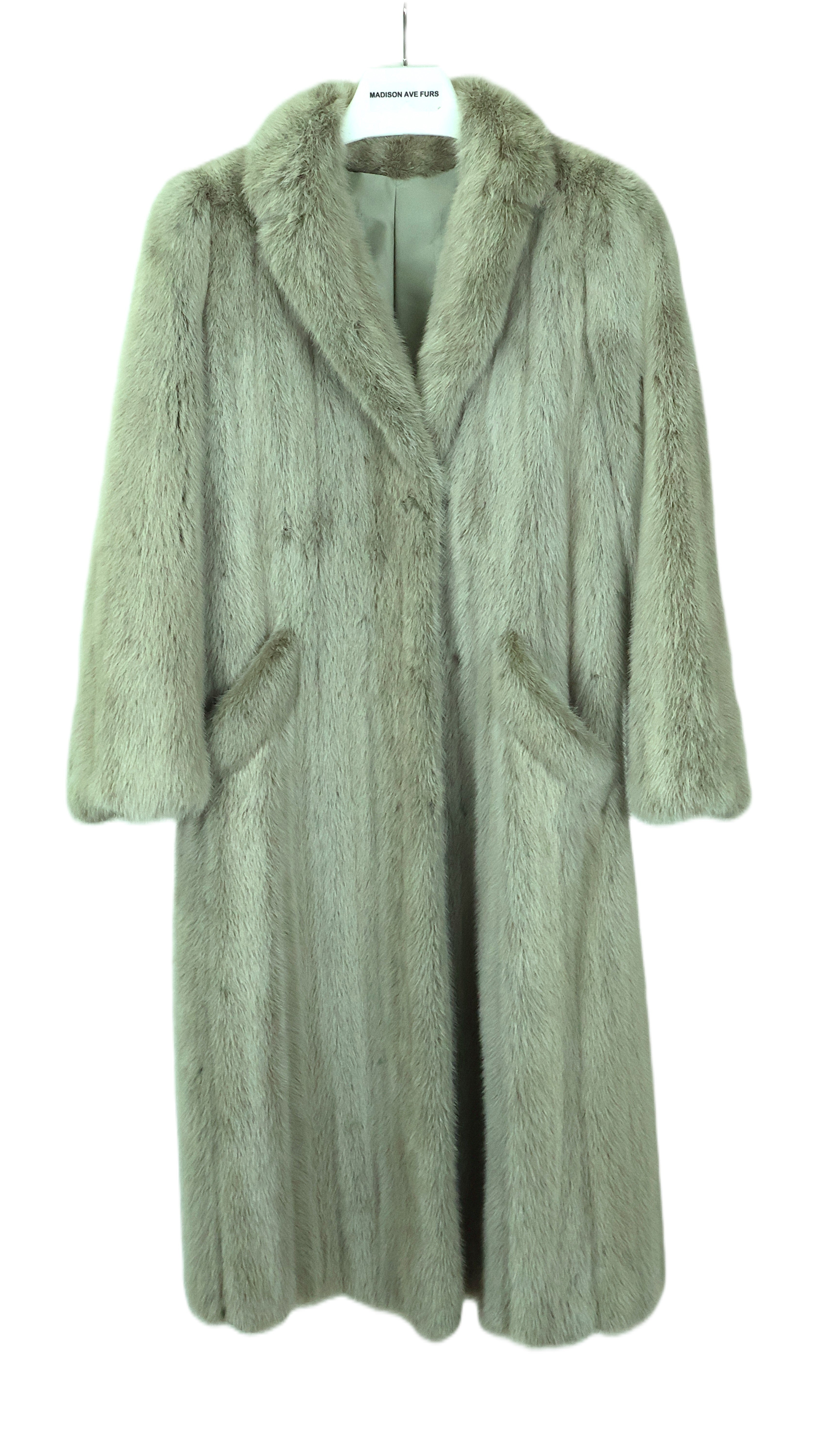 PRE-OWNED MINT DYED MINK 7/8 COAT W/ NOTCH COLLAR & BACK VENT