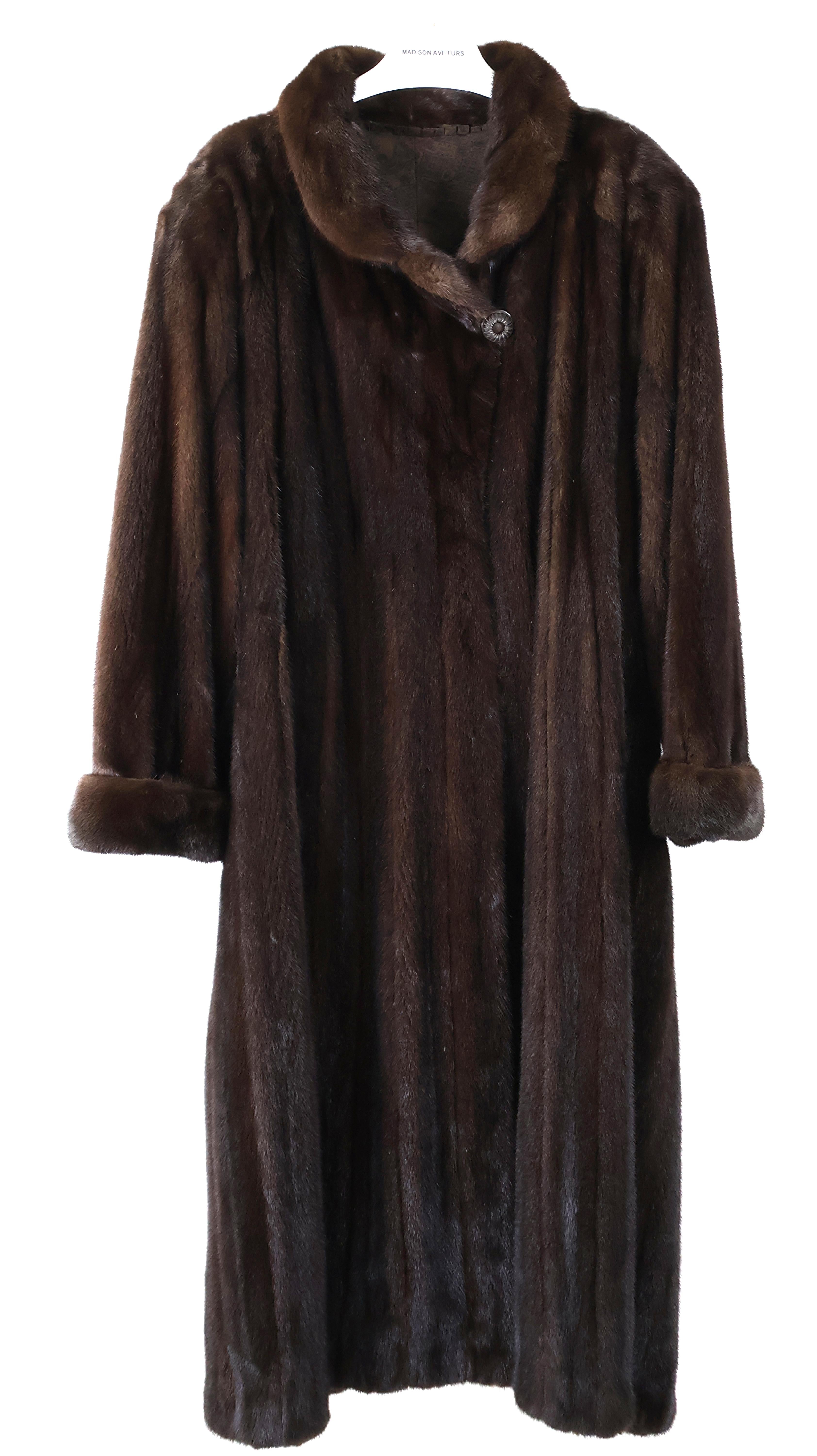 PRE-OWNED NATURAL MAHOGANY MINK COAT W/ NOTCH COLLAR. YOLK BACK & TURN BACK CUFFS