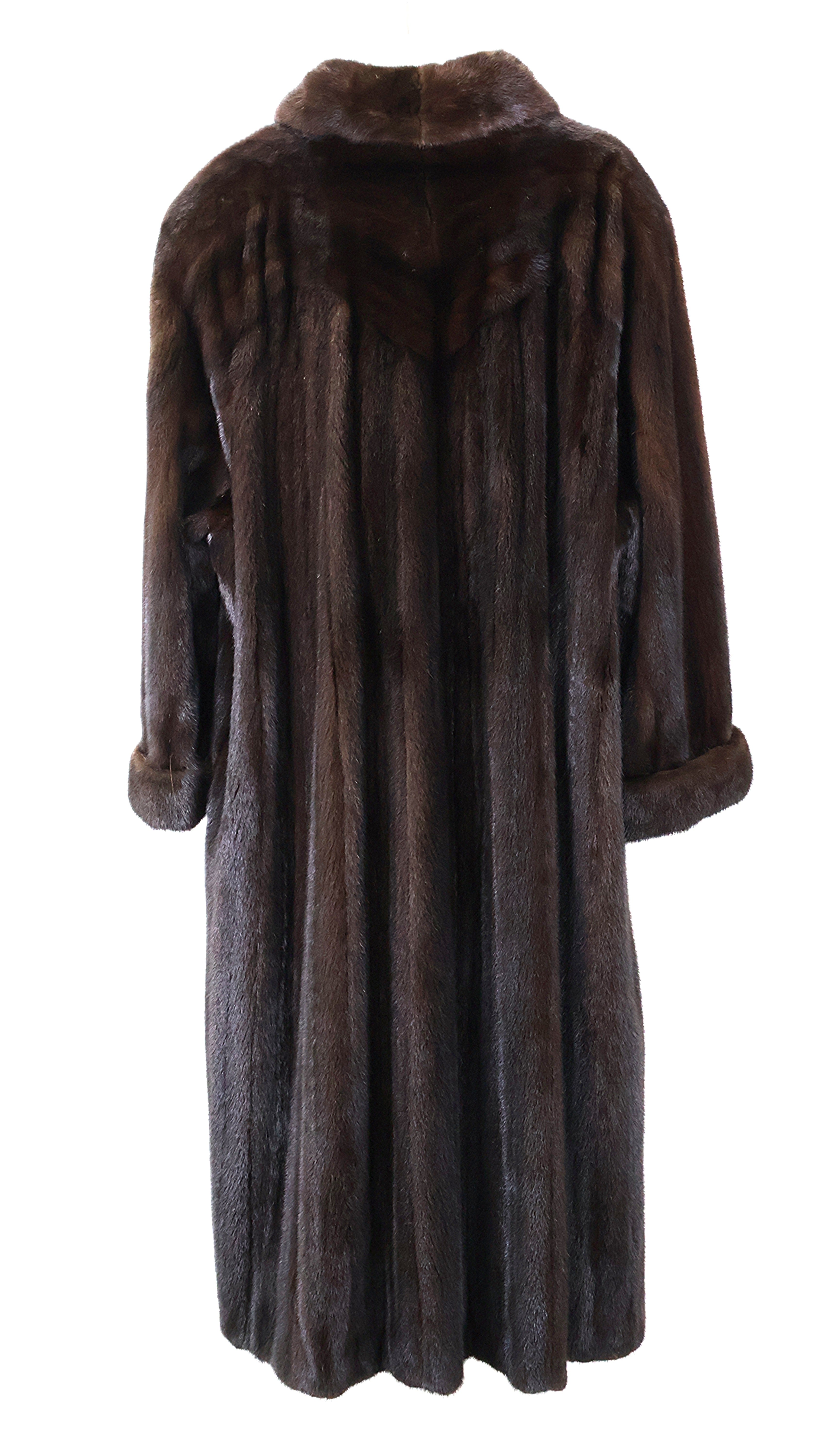 PRE-OWNED NATURAL MAHOGANY MINK COAT W/ NOTCH COLLAR. YOLK BACK & TURN BACK CUFFS