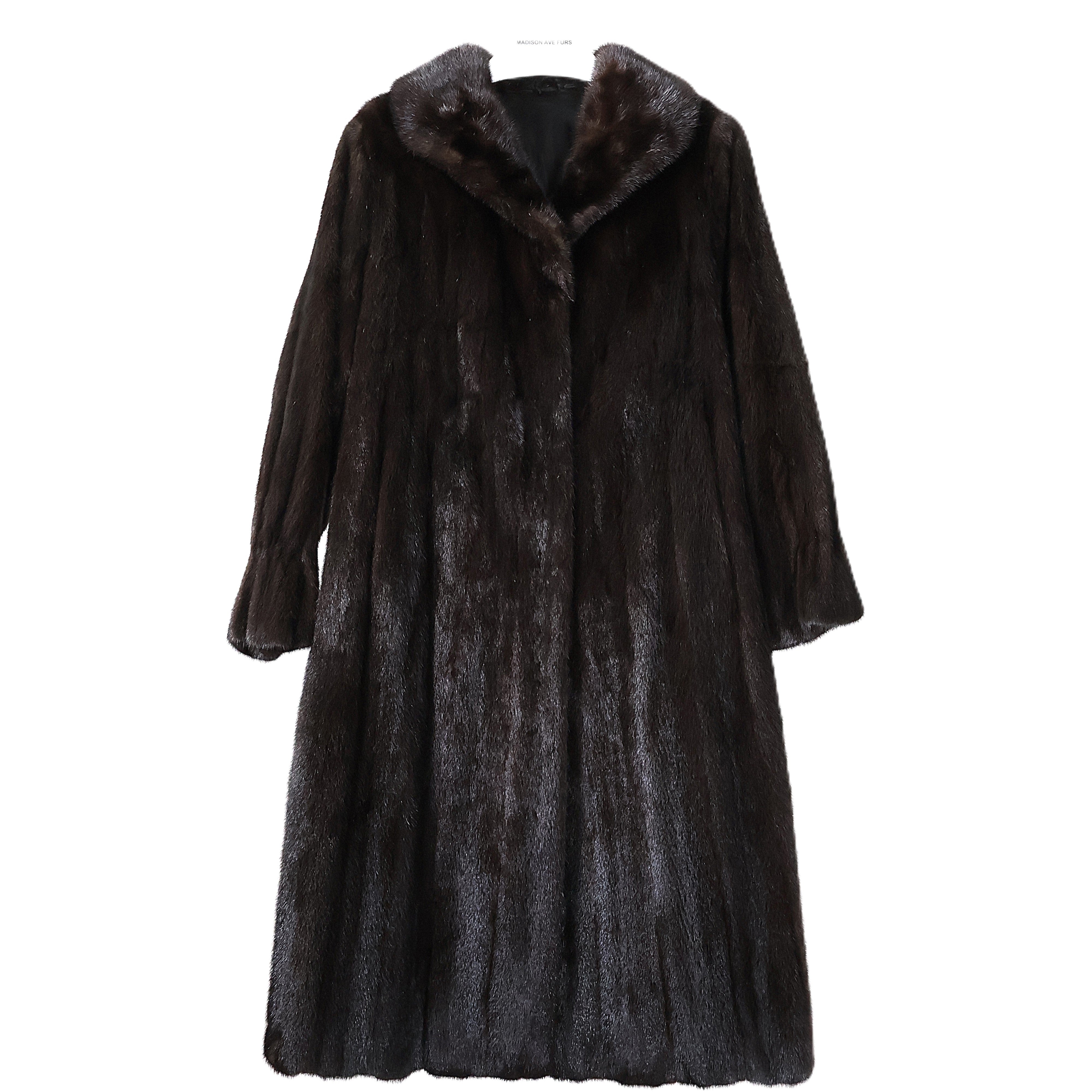 PRE-OWNED RANCH MINK COAT W/ WING COLLAR& CINCHED BELL SLEEVE W/ YOLK BACK