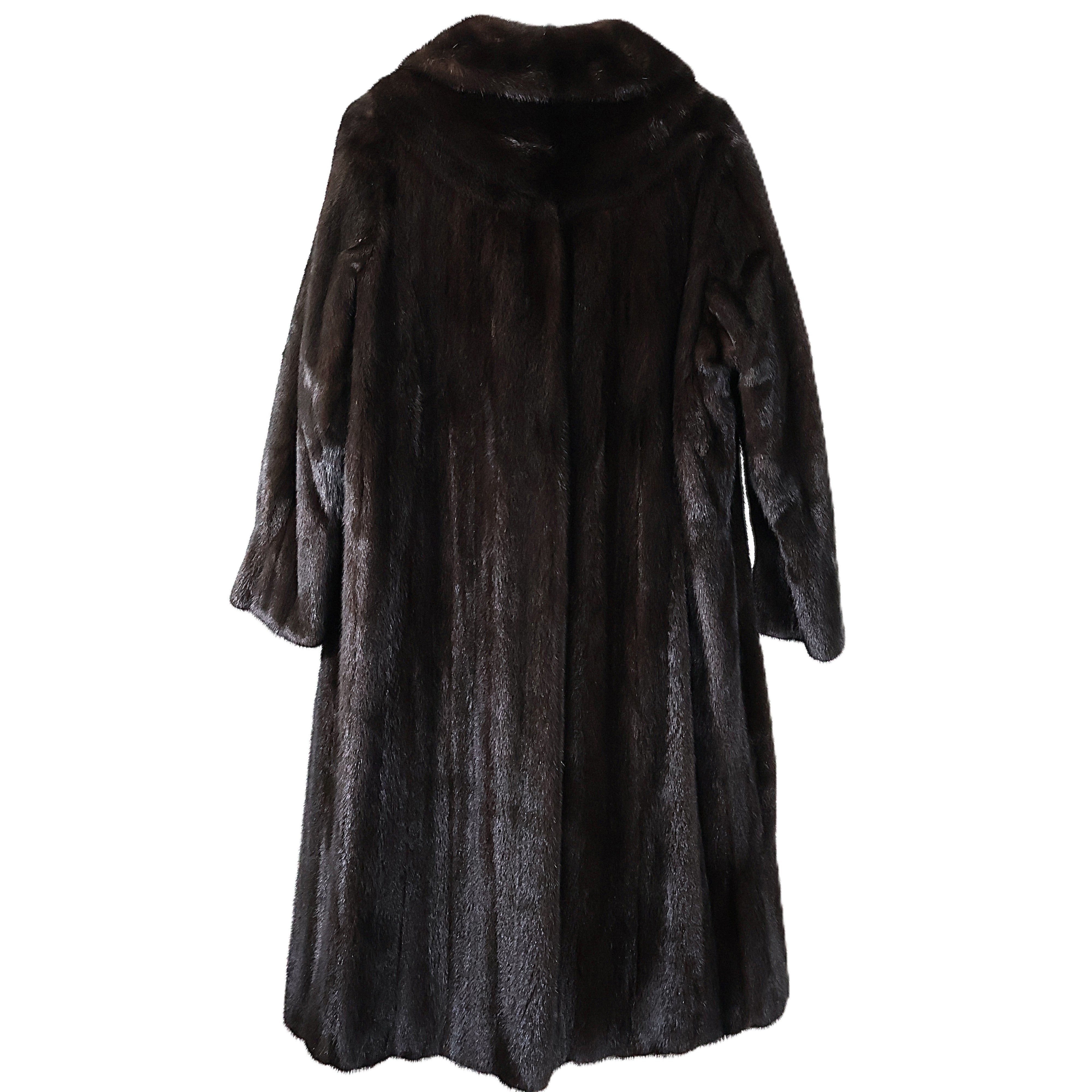 PRE-OWNED RANCH MINK COAT W/ WING COLLAR& CINCHED BELL SLEEVE W/ YOLK BACK