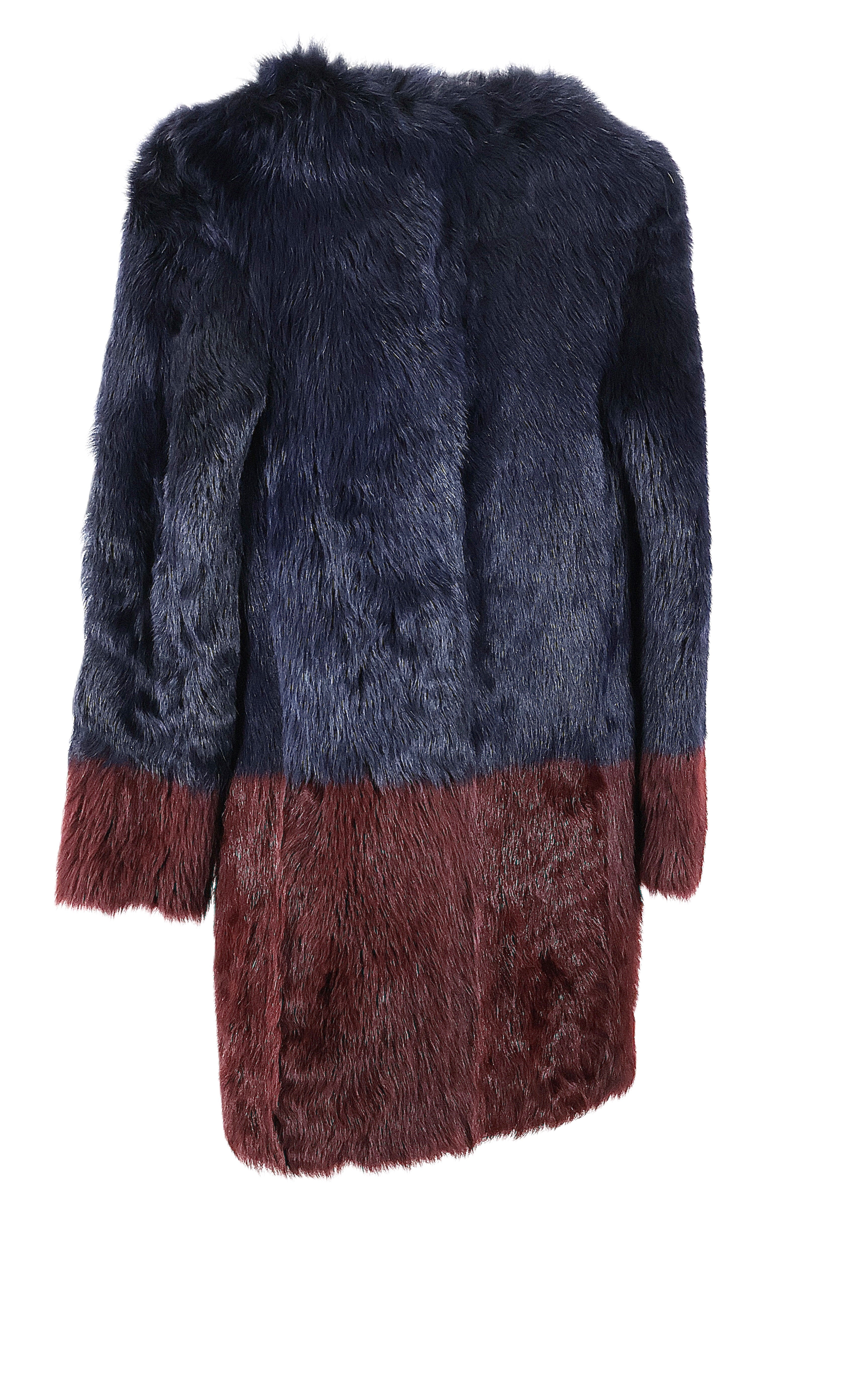 PRE-OWNED DKNY NAVY DYED SHEARLING LAMB STROLLER W/ BURGANDY DYED BOTTOM