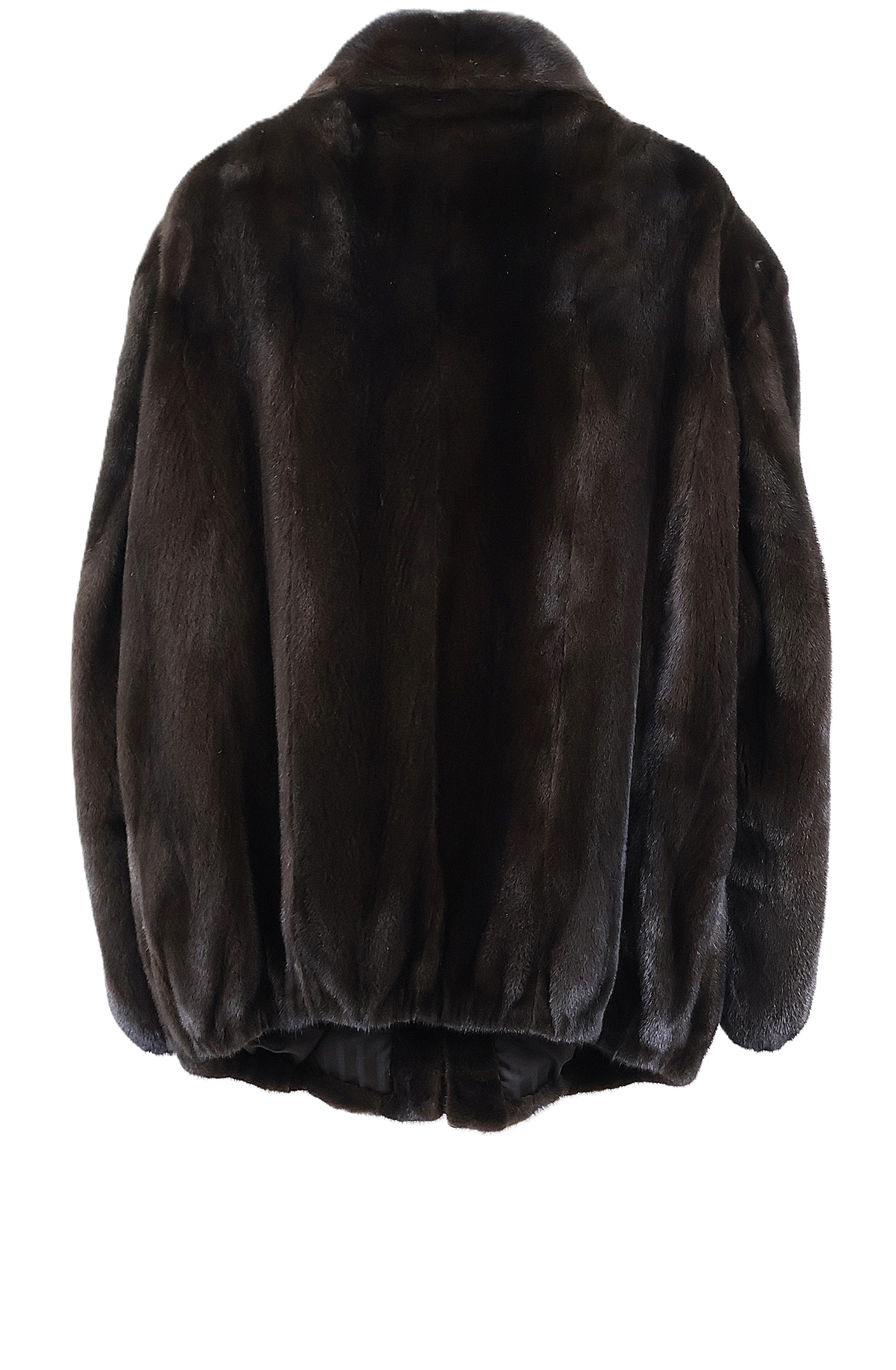 PRE-OWNED BOMBER JACKET W/ WING COLLAR & ELASTIC SLEEVE FINISH & ZIPPER CLOSURE