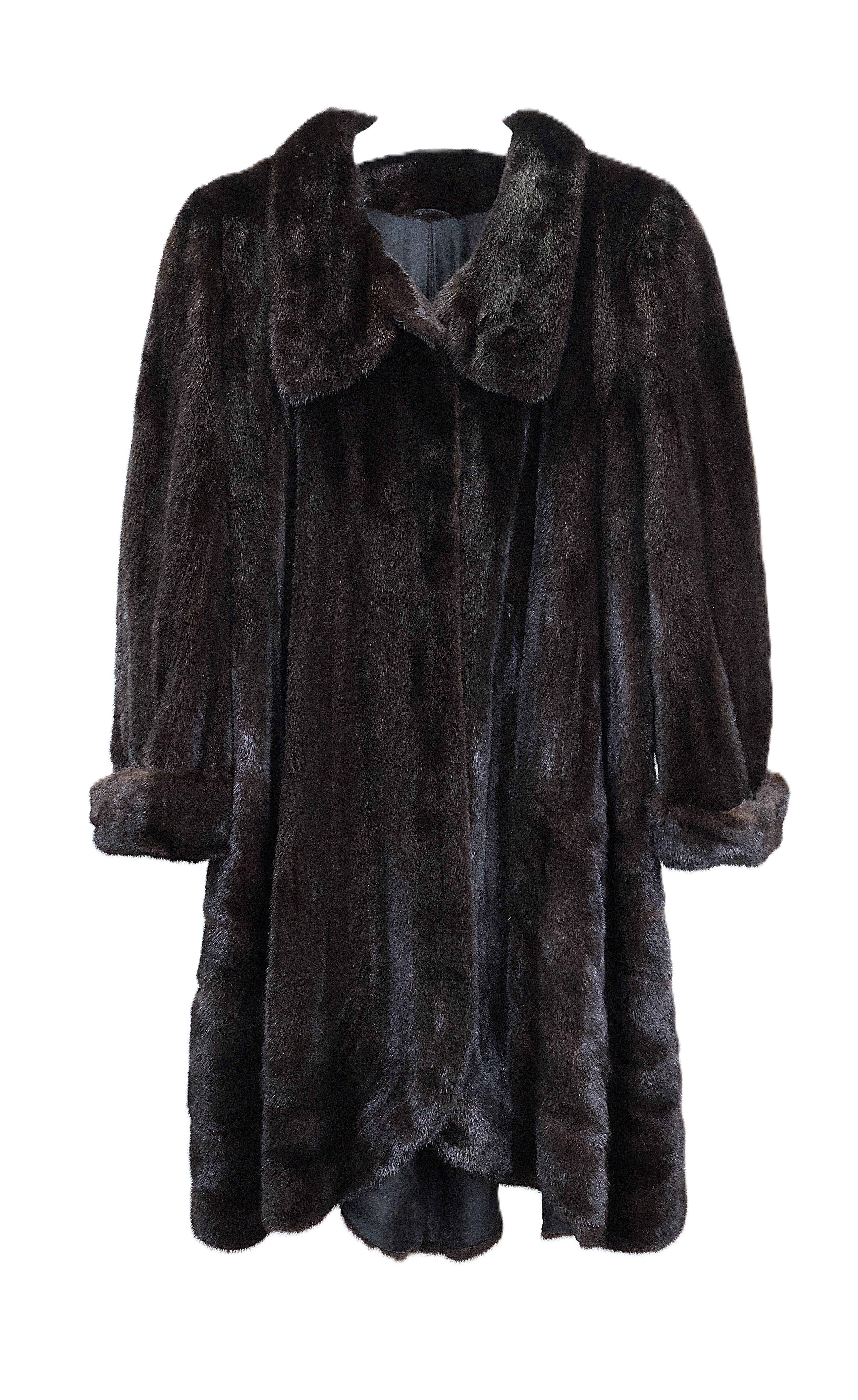 PRE-OWNED NATURAL RANCH MINK DIRECTIONAL 7/8 SWING COAT W/ BUTTON FUNNEL NECK & TURN BACK CUFFS