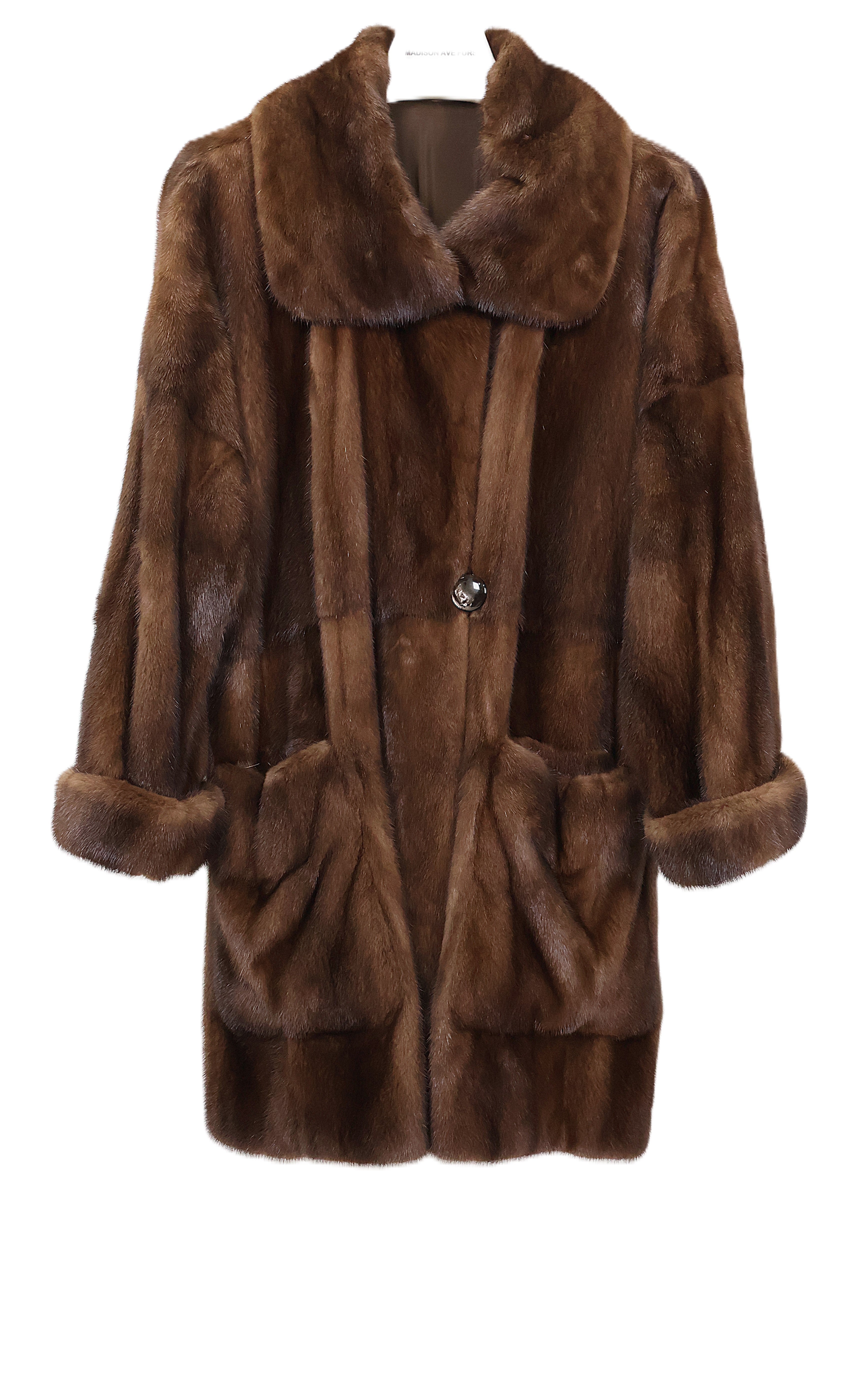 PRE-OWNED NATURAL DEMI BUFF MINK SKIN ON SKIN STROLLER W/ WING COLLAR, TURN BACK CUFFS & PATCH POCKETS