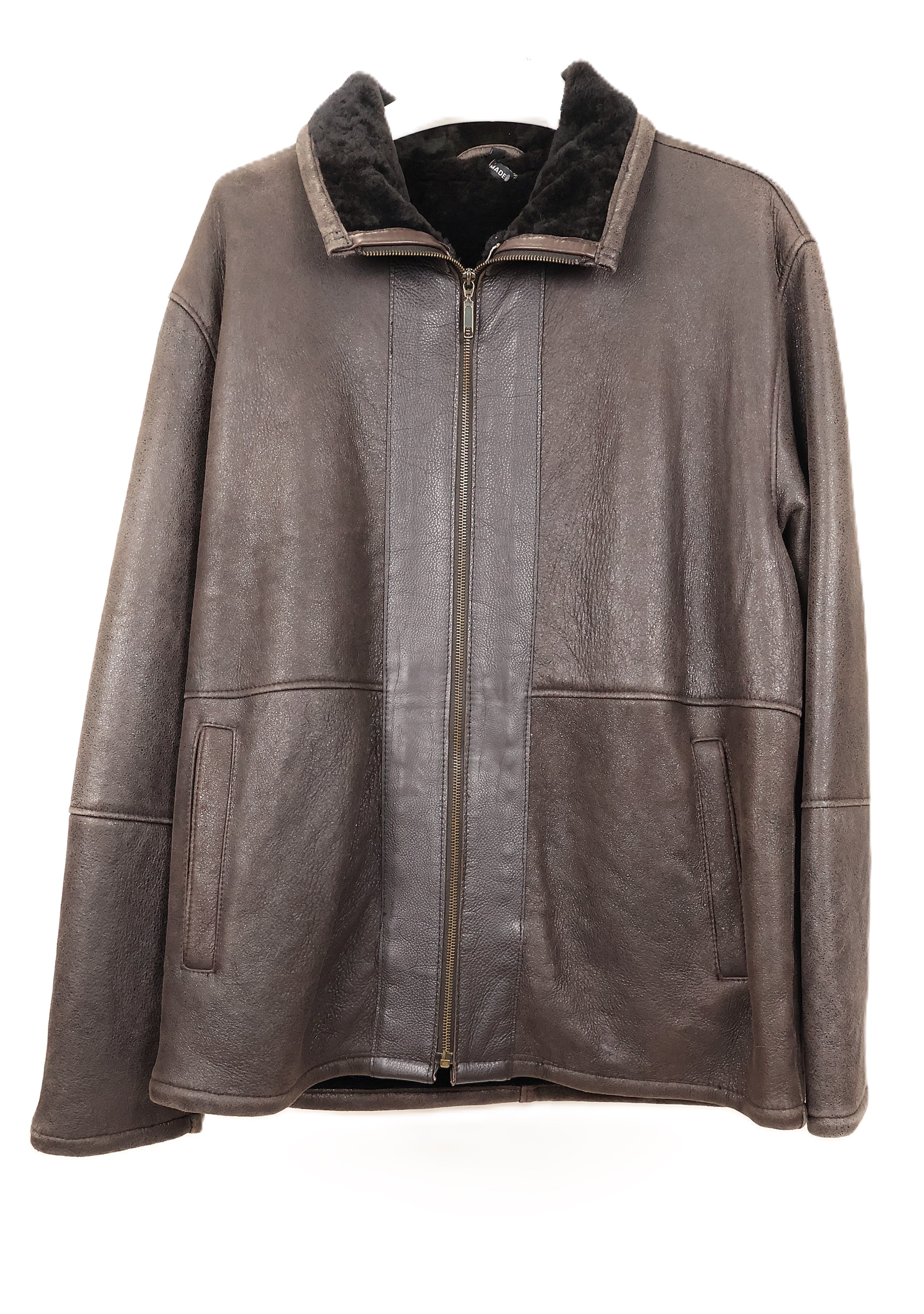 PRE-OWNED MENS CHOCOLATE BROWN SHEARLING BOMBER JACKET W/ WING COLLAR & ZIPPER CLOSURE