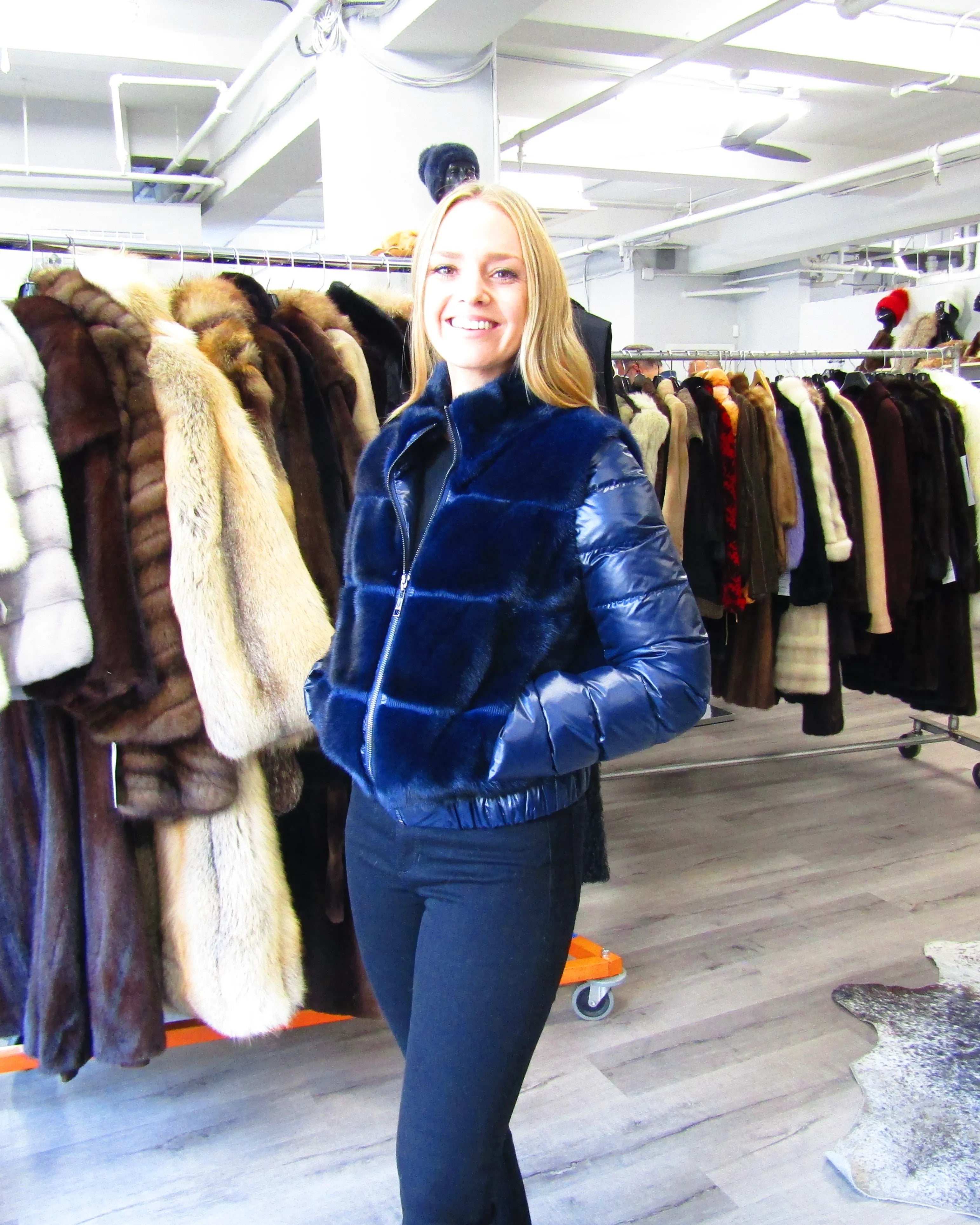 NAVY DYED MINK JACKET / DETACHABLE POLY SLEEVES