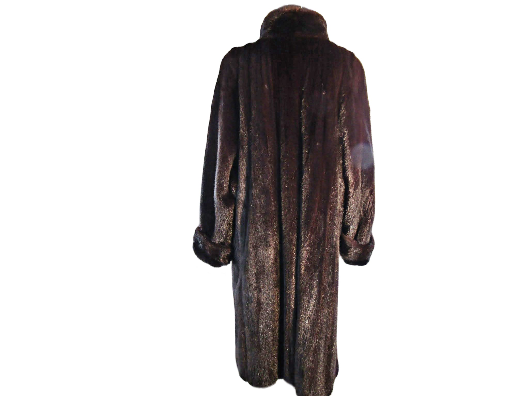 NATURAL MAHOGANY MINK COAT, WING COLLAR, TURN BACK CUFFS, PATCH POCKETS, SIDE VENTS