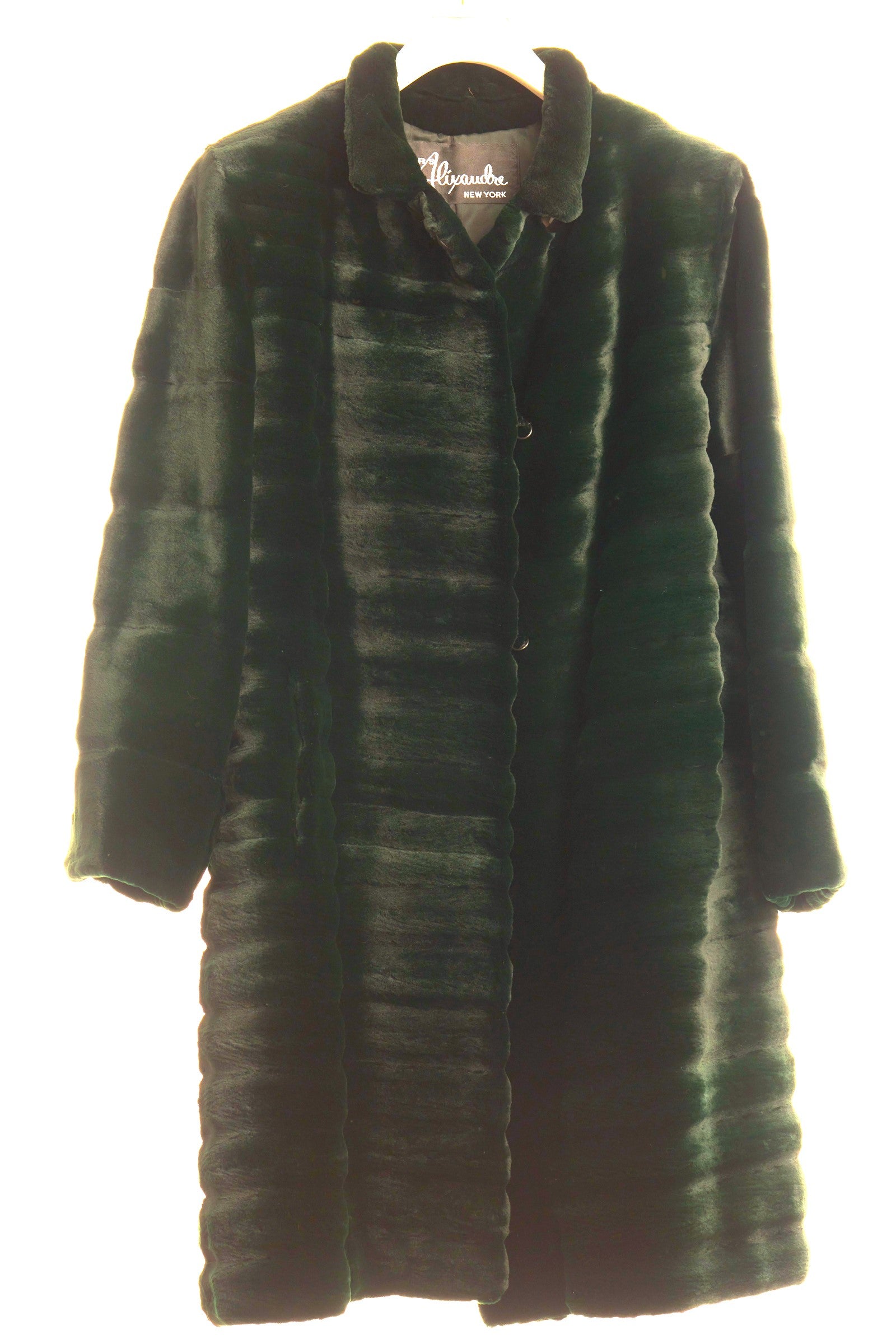 PRE-OWNED EMERALD GREEN DYED SHEARED MINK HORIZONTAL 3/4 COAT W/ NOTCH COLLAR DESIGNED BY ALIXANDRE