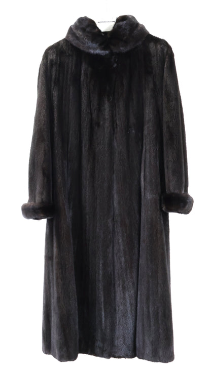 PRE-OWNED NATURAL RANCH MINK SWING COAT W/ PORTRAIT COLLAR & TURN BACK CUFFS