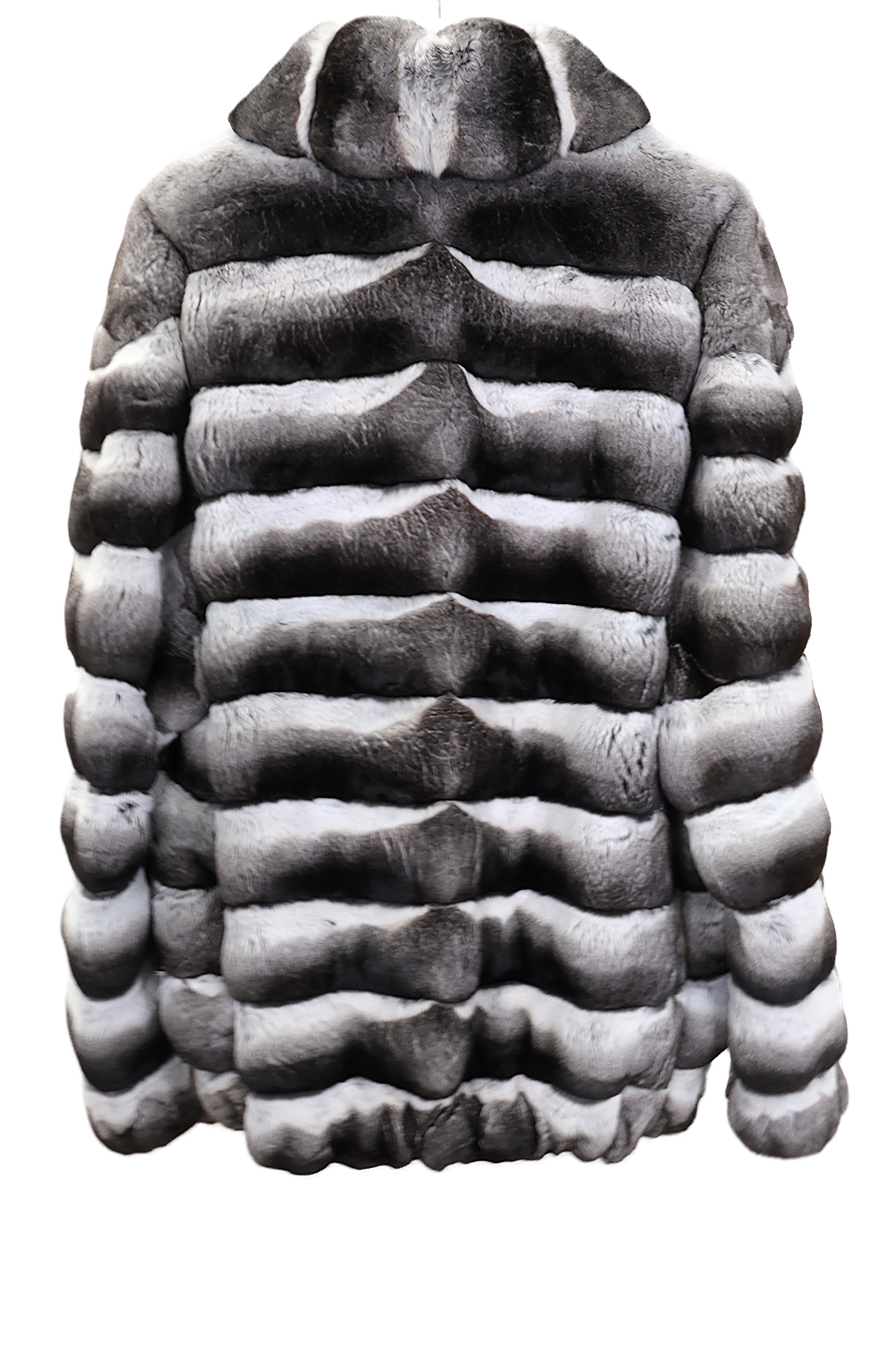 PRE-OWNED MEN'S NATURAL CHINCHILLA HORIZONTAL BOMBER JACKET W/ WING COLLAR & ELASTIC SLEEVE FINISH