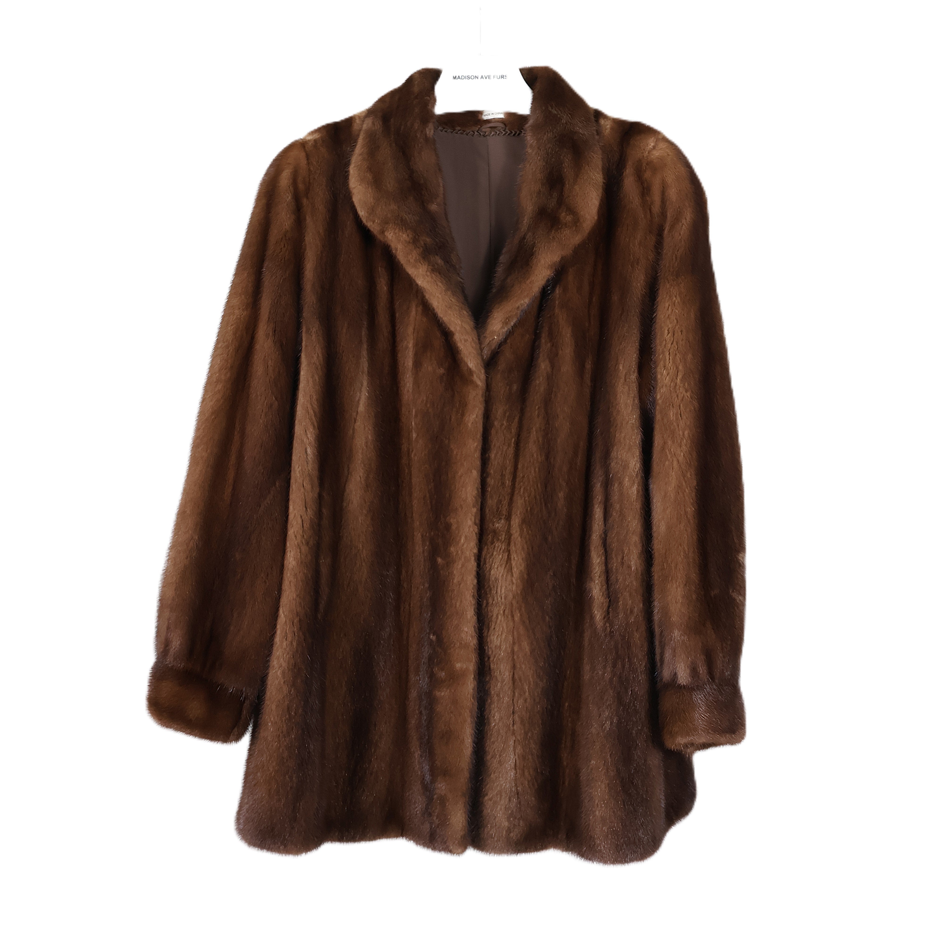 NATURAL DEMI BUFF MINK STROLLER W/ WING COLLAR & BAND CUFFS