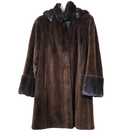 PRE-OWNED BROWN SHEARED MINK STROLLER W/ DETACHABLE HOOD, LONG HAIR MINK WING COLLAR & CUFFS