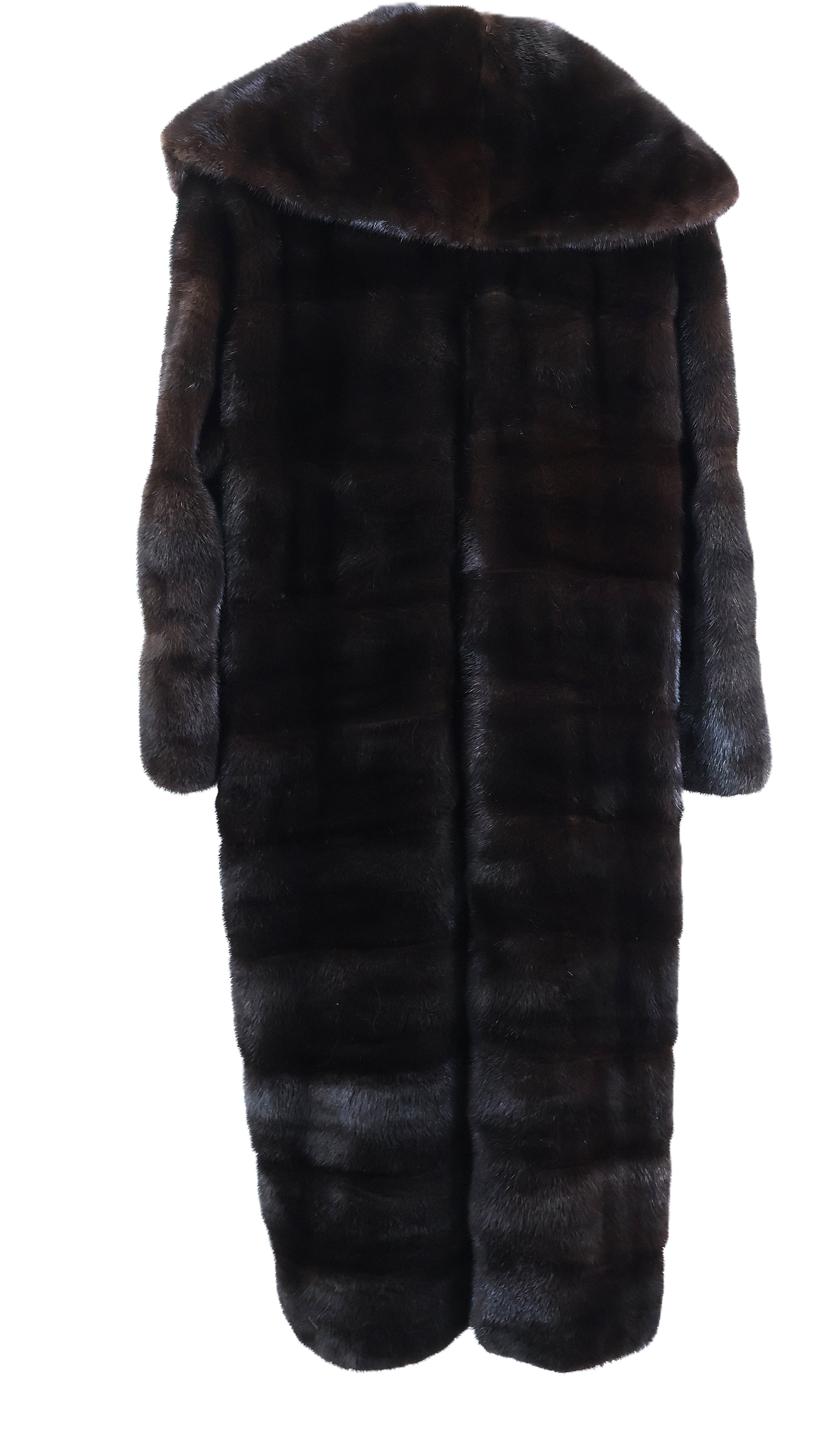 PRE-OWNED RANCH MINK HORIZONTAL 7/8 COAT W/ PORTRAIT COLLAR, STRAIGHT SLEEVES & PATCH POCKETS