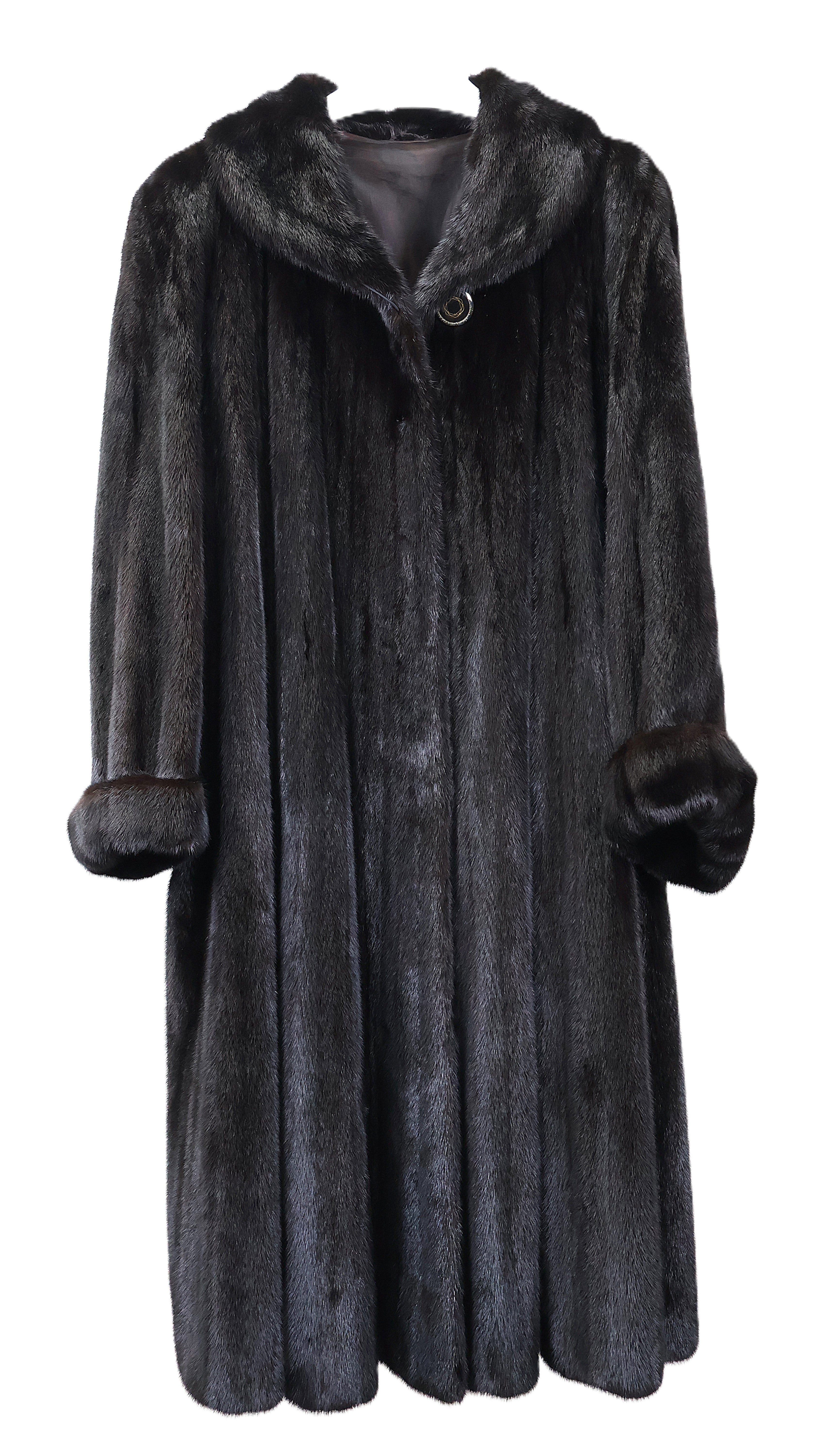 PRE-OWNED NATURAL RANCH SAGA MINK SWING COAT W/ WING COLLAR & TURN BACK CUFFS