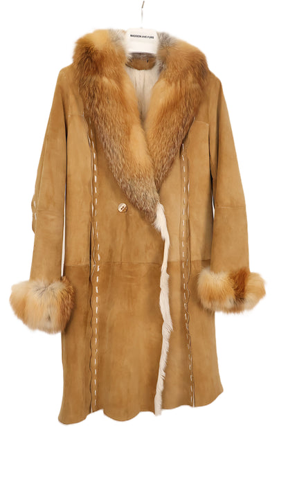 PRE-OWNED CAMEL SHEARLING 7/8 COAT W/ RED FOX SHAWL COLLAR & CUFFS & EXPOSED STITCHING & SCALLOP HEM