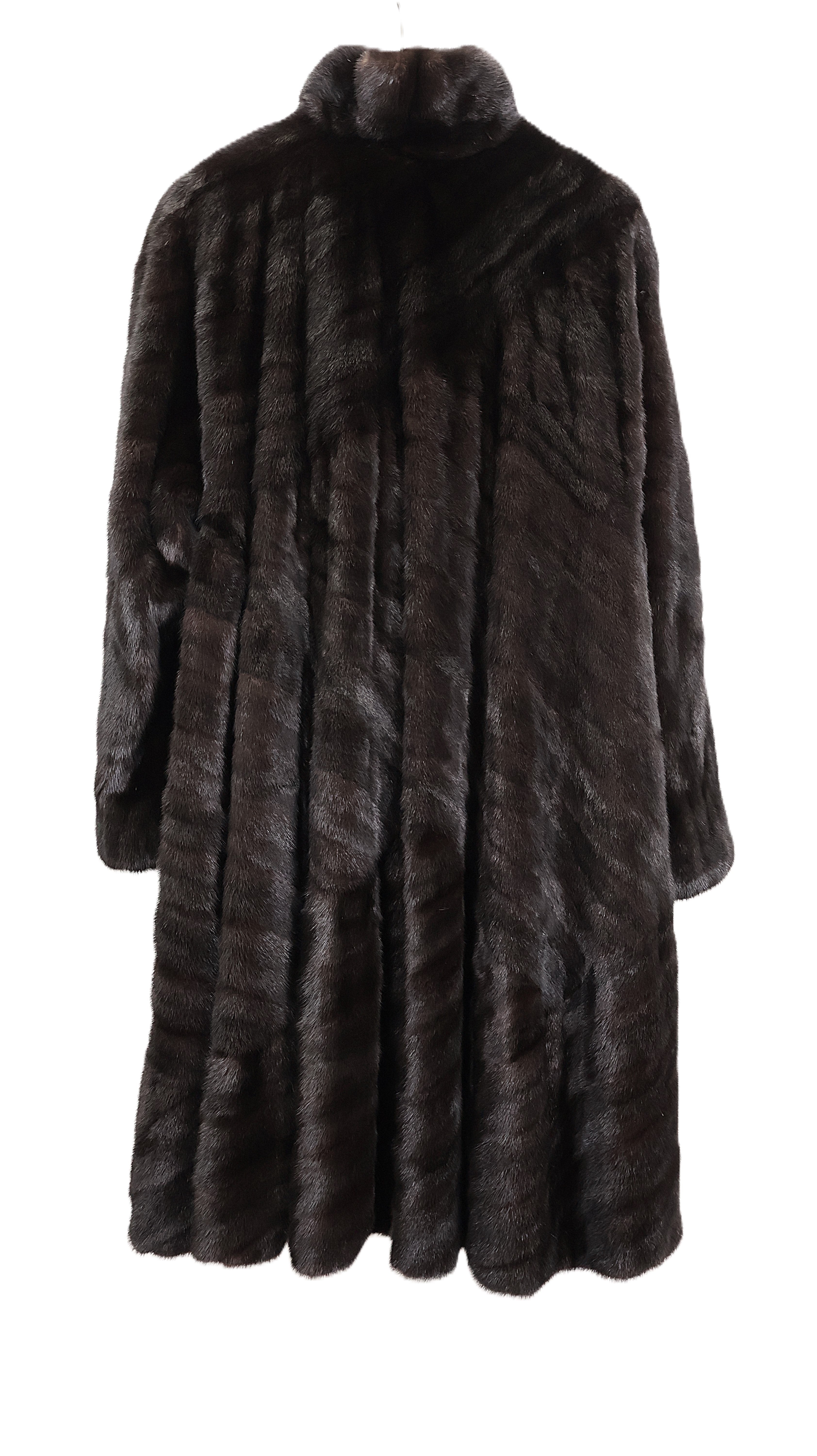 PRE-OWNED NATURAL RANCH MINK DIRECTIONAL SWING 7/8 COATW/ WING COLLAR & STRAIGHT SLEEVES