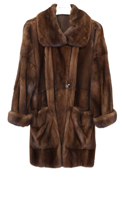 PRE-OWNED NATURAL DEMI BUFF MINK SKIN ON SKIN STROLLER W/ WING COLLAR, TURN BACK CUFFS & PATCH POCKETS