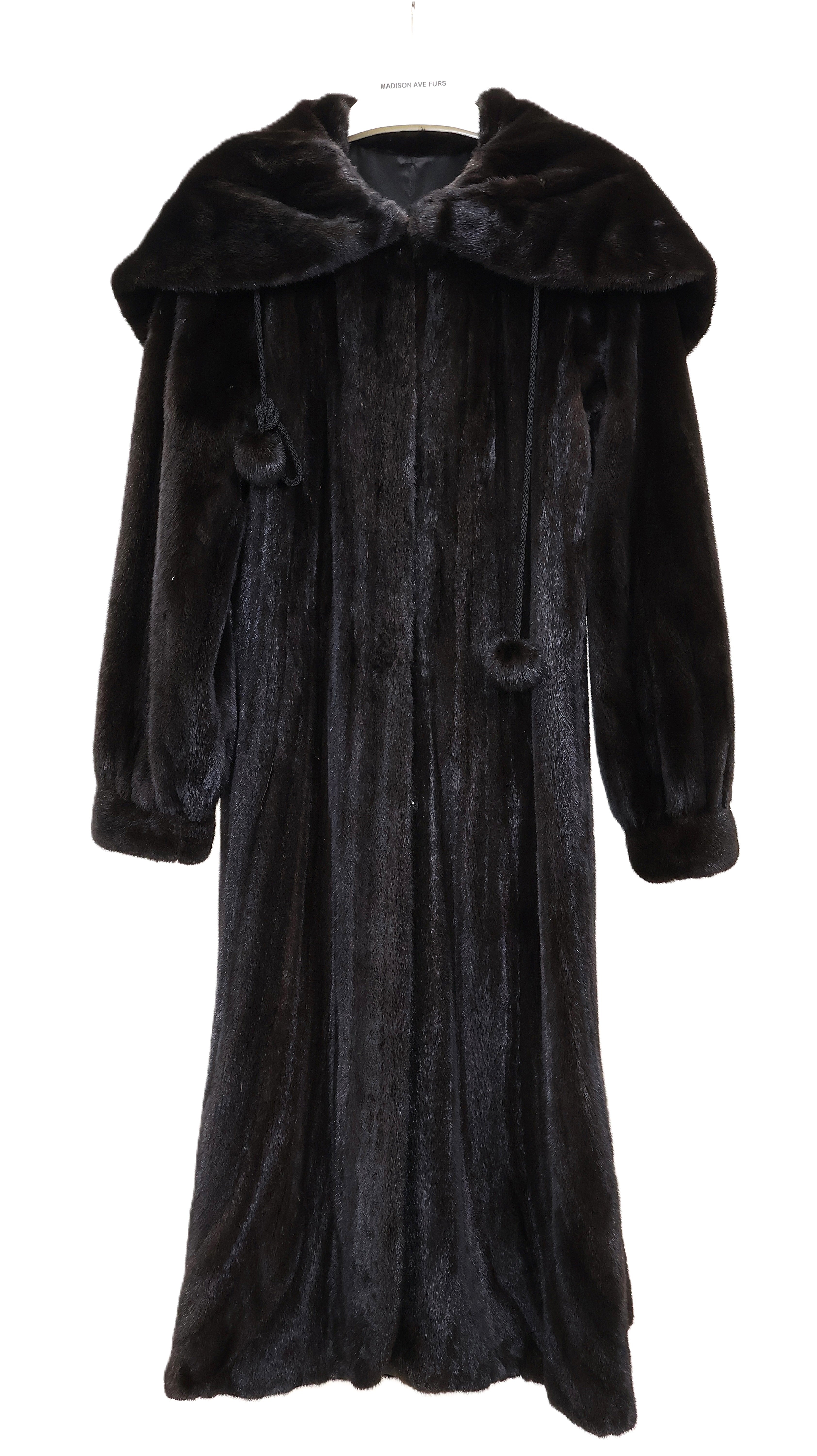 PRE-OWNED RANCH MINK COAT W/ DRAWSTRING CAPE COLLAR & SCALLOPED HEM & BANDED CUFFS