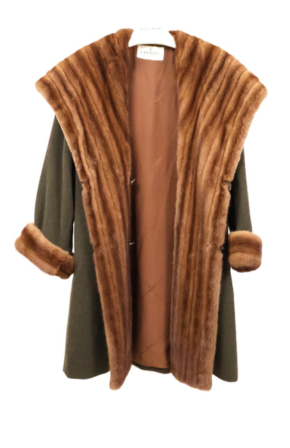 PRE-OWNED J. MENDEL LODEN GREEN CASHMERE STROLLER W/ WILD TYPE MINK OVERSIZED CAPE COLLAR/TUXEDO & TURN BACK CUFFS