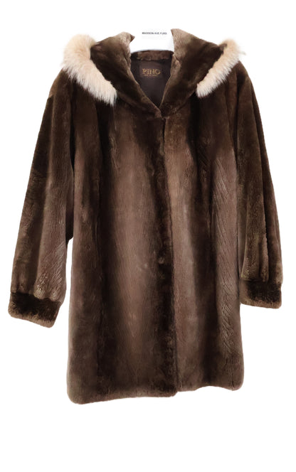 PRE-OWNED NATURAL SHEARED BEAVER HOODED STROLLER W/ CRYSTAL FOX TRIM ON HOOD, BANDED CUFFS, INSIDE DRAWSTRING